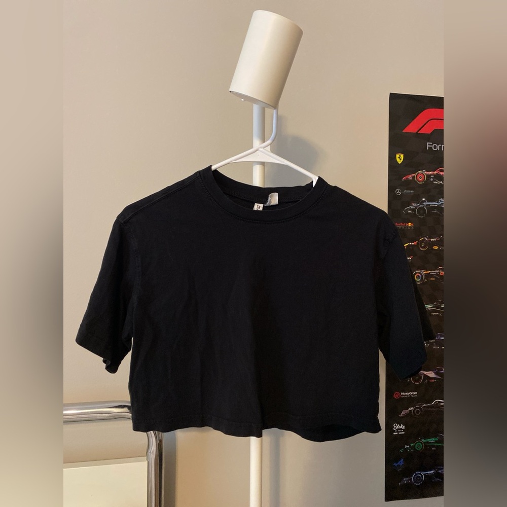 H&M Black Cropped Tee